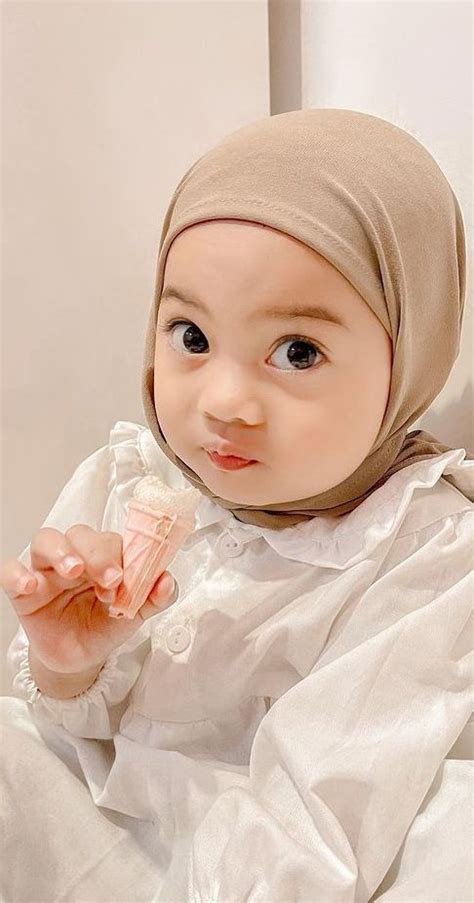 foto bayi cantik gambar tajam event tanpa down untuk Komunitas Domino Topboss sambil live di Instagram Motorola Edge Terbaik image 4