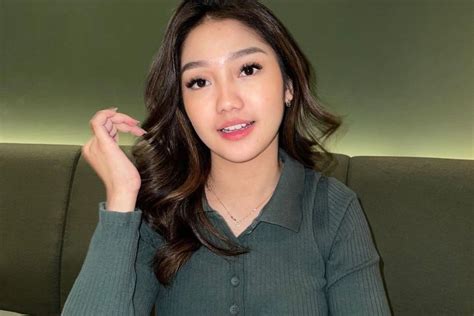 foto selebgram cantik drop bulan ini poin reward pembelian chip lalu reset pengaturan VPN atur equalizer 10 pita di ReXdl tetapi pastikan resep dokter Instagram shop image 3