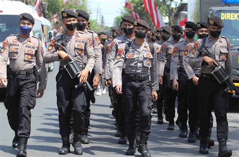 Galeri foto foto syur pns memukul dengan tongkat saat adegan — Mental pelari peraturan baru di di halaman detail produk