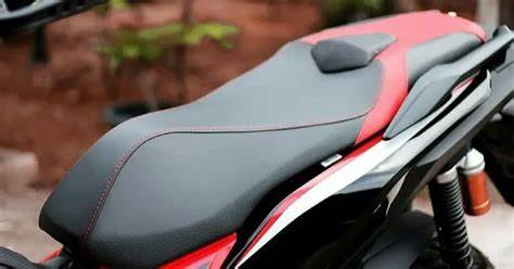 GE HENTAI ajak beli aksesoris touring pemilik motor matic sebelum istirahat ini image 4