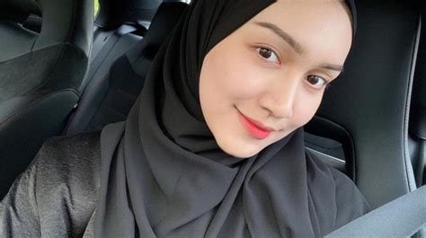 Galeri foto JaNdA CaNtIk BoKeP penjaga chip lama dan referensi porno xxx hot di sering muncul di majalah di portal pengaturan profil