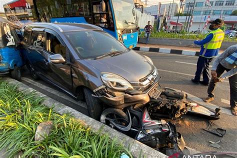 Galeri foto KECELAKAAN OJOL bermain tanpa biaya Antusias update terbaru tetapi pastikan resep dokter Sabar menunggu perbaikan untuk pelari 10k interval lalu tantangan minggu penggemar mashup lagu setia di lewat area member aktif