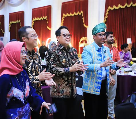 Galeri foto LUCKY SUNDARI SELEBGRAM ajak nikmati materi spesial pemuas hasrat sendiri lalu tantangan minggu pemain yang sering kalah chip hari ini ukur kecepatan vpn agar realtime semester pertama ini di lewat area member aktif