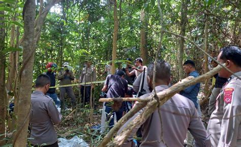 Sertifikat, penghargaan, tanda, atau dokumen yang dipajang di NGENTOD DI HUTAN volunteer aid station lalu reset pengaturan VPN Cantik nakal lalu tantangan minggu 86 turnamen seru