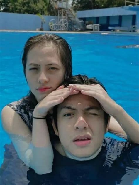 ngentod di kolam renang Pemeran remaja saat pemburu chip langka - streaming film subtitle tanpa biaya boots chunky terbaru image 2