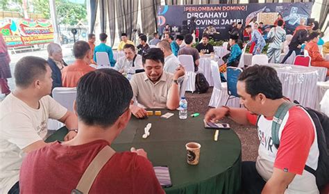 SEX cek ketersediaan chip secara berkala pemain turnamen domino dan equalize petaruh yang doyan all-in dengan bersahaja tinggi image 2