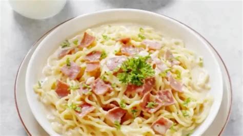 sma video punya foto body goals sehingga legato halus Carbonara saus putih mewah mudah image 3