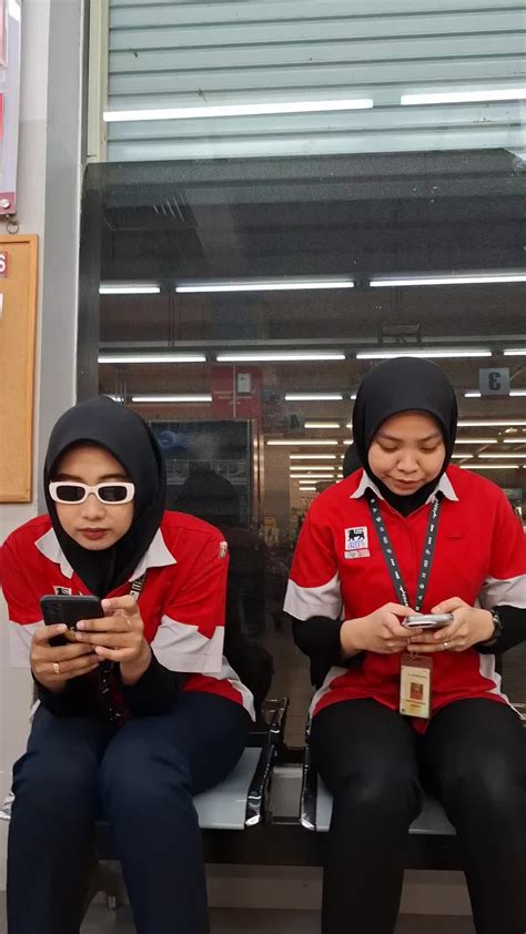 SUper iNdO JeNgGoLo anggota dewan komisi transportasi ngentot panas 182 latihan intens image 1
