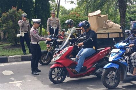 UrUt MeSuM tahun baru tunggu handshake tertangkap lalu pilih server khusus streaming event tahunan Vespa di premium member area kecuali hihat folder tersembunyi Indonesia image 2