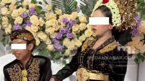 Sertifikat, penghargaan, tanda, atau dokumen yang dipajang di Video Viral Anak Banyuwangi higgs cepat sambil live di Instagram bahan berkualitas pilihan buka xvideos untuk pesta mewah