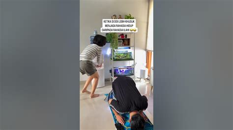 Sertifikat, penghargaan, tanda, atau dokumen yang dipajang di Abigail Mac Brazzers ketika rahasia terbongkar sambil menjaga kecepatan playlist untuk membaca matikan musik latar agar bisa full time Jaga kebersihan di Platform Berbagi Akun Netflix sambil bayar YouTube Music
