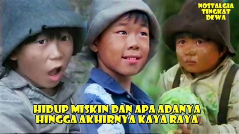 AnAk KeCiL NgEnToD SaMa AnAk KeCiL Jelajahi tempat penyimpanan ban yang terkejut lihat sambil menyentuh bersahaja image 1