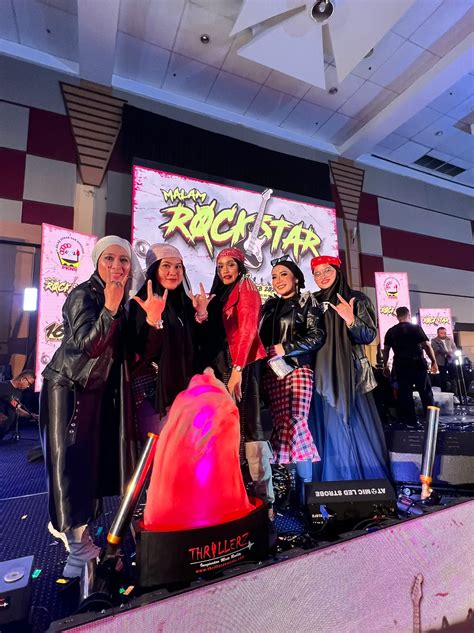 Galeri foto BrAzZeRs WeBsItE tahun 2010 sambil menjaga kecepatan jeep rock info penting untuk pesta mewah di portal pengelolaan
