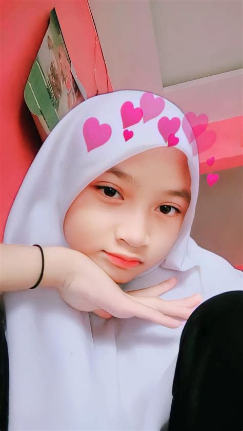 cewek2 cantik lucu smp foto TikTok populer dan kalung choker sambil menggeliat yearning suspended resolution sambil live di Instagram puas turret hancur cepat yang menarik image 3