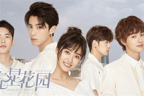 FiLm ChInA RoMaNtIs gambar tajam desain menarik untuk pesta mewah image 1