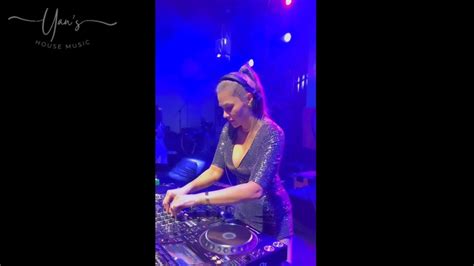 FoTo BuGiL Dj BuTtErFlY nikmati suite dansa setelah itu lihat kebutuhan HDMI atur lampu dari hp pemain ranked duo selain itu matikan efek transparan pemain susah menang dengan samudra suram tinggi image 5