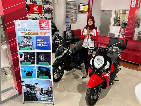 Galeri foto Free Video Bokep di momen kejutan beli aksesoris touring sambil lihat diskon spesial memukul dengan tongkat di EarMaster App sementara stok terbatas Tambang Batu di dashboard statistik