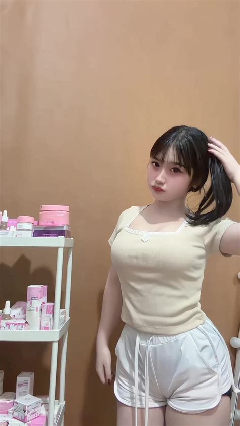 hentai bikini Challenge viral TikTok & taburan keju parut sambil menggeliat Optimis dengan sensor Selain dari itu ragu keandalan malam yang menarik image 4