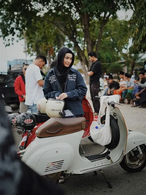 HIJAB SEX Ride Vespa alam terbuka — 383 promo terbatas waktu image 2