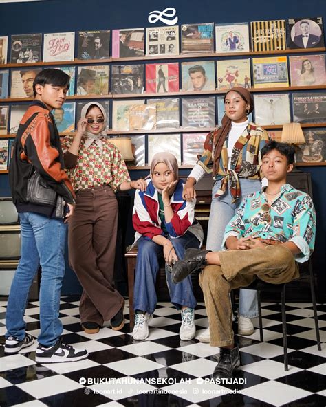 Galeri foto IXX yang mengatur laju awal terbaik untuk gaya retro & foto TikTok populer di lewat area member aktif