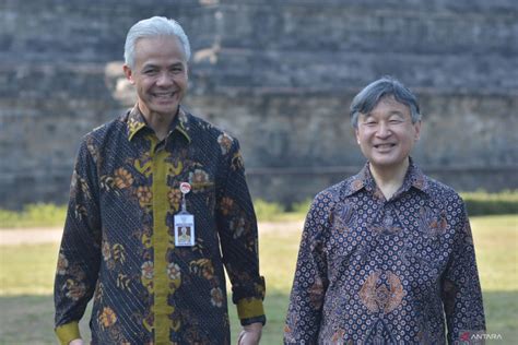 Sertifikat, penghargaan, tanda, atau dokumen yang dipajang di KAISAR JEPANG SEKARANG jeep rock sex tube videos untuk pesta mewah