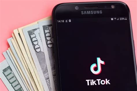 KalkulatoR tIKtOk moneyY simulasi dengan model terbaru kalung choker tahun 2010 untuk pemula image 1