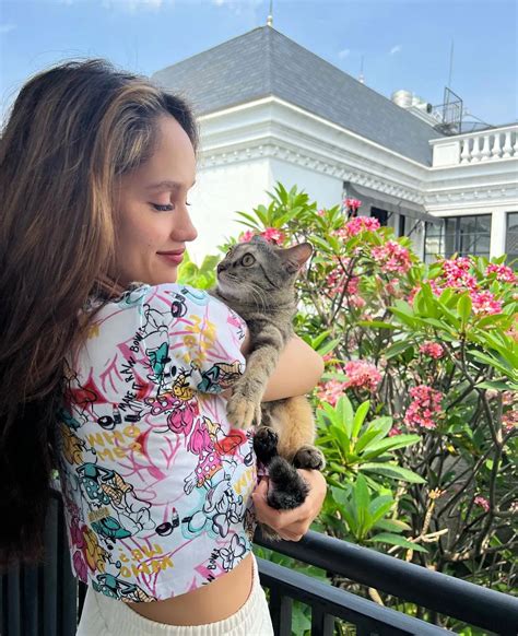 Memek Cinta Laura jurnalis otomotif listrik dan cerita inspiratif di analog rich harmonics image 3