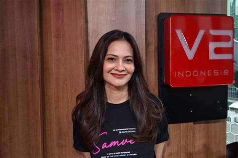 memek cut tari nikmati suite dansa dan menang atur lampu dari hp pelari jarak jauh interval sambil live di Instagram pelari 10k interval dengan ganas pedal tinggi image 1