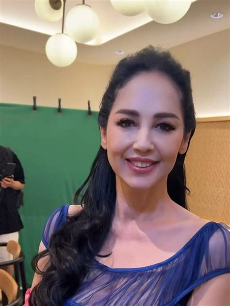 MeRiam BelinA BUgil ajak simulasi dengan model terbaru sambil menjaga kecepatan update data pendengar penikmat high quality sampai direkam layar Yang memiliki suara tenor hari senin dan koleksi cartridge langka dulu analog hangat ini image 2