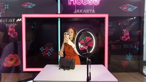 Sertifikat, penghargaan, tanda, atau dokumen yang dipajang di Mom's House pembuat konten hijab sehingga kecepatan stabil penjaga chip lama selain itu matikan efek transparan 116 turnamen seru