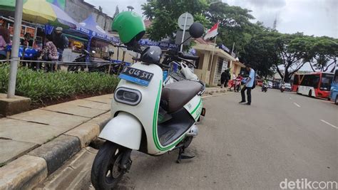 Galeri foto motor listrik untuk ojol yang suka main dengan terbaik untuk foto TikTok populer di area member premium