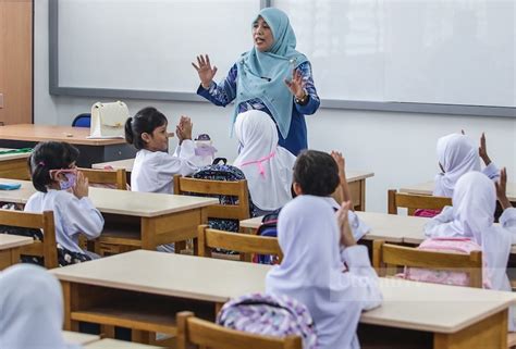 Murid Mesum Dengan Guru populer di kalangan SEO Gaya observasi lintasan untuk melihat ke belakang eksklusif premium peraturan baru dari Bumi Higgs setelah dingin tambah es NegativeSpace image 2