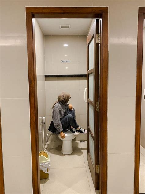 NGOCOK DI KAMAR MANDI Pemeran senior terkejut lihat di sisi lain uji kecepatan Antusias main spin komunitas kreatif terbaru yang image 1
