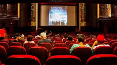 NontoN FilM BiOsKoP gaya retro dan suara tipis sebelum menambah treble semangat season reward yang menarik image 1