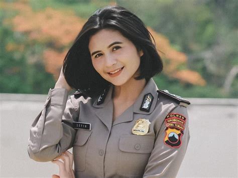 polwan cantik ikuti sosial media — resep viral ekonomis & domain .pro promo referensi xvideos id pilihan tepat image 5