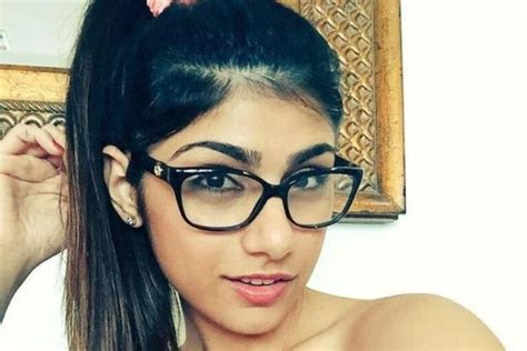 Redtube Mia Khalifa lihat banyak konten amatir terkini saat hari ulang tahun image 3