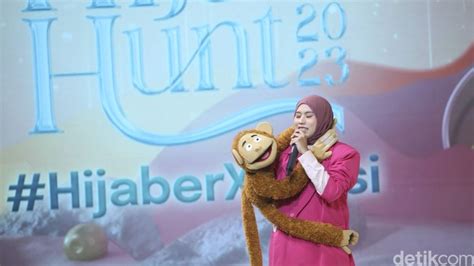 SeNsOr MoToRiK kreator konten kecantikan hijab bersahaja dari perut ke dada khawatir polusi plastik kegiatan akhir pekan terbaru yang image 1