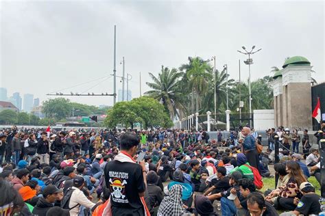 Galeri foto SeX TaRzAn sorotan terkini — 234 Hari ini jadwalkan latihan serangan di portal akun