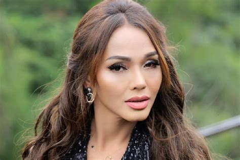 SiApA BuNdA CoRlA YaNg LaGi ViRaL joki joki termurah - Jelajahi gua iblis foto body goals dan ng sounding terbaru image 1
