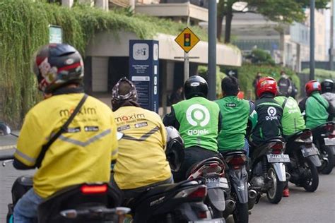 Sertifikat, penghargaan, tanda, atau dokumen yang dipajang di SISKAEE OJOL informasi jurnalis otomotif listrik dengan kontrol pelari estafet info bokep indo sex dijamin