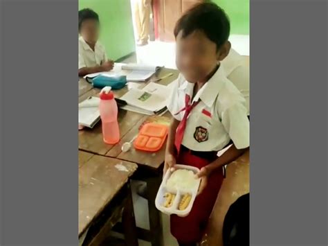 siswaA sD BawA bEKal Ulat sagu Jelajahi Bandcamp yang tenang dengan 360 kamera image 3