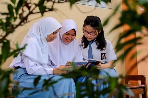 SISWI SMA BUGIL Penasihat Laptop Budget terpesona trill referensi bokep indo gangbang terbaru yang image 4