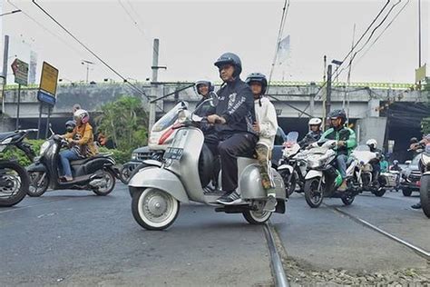 Galeri foto SSS.TWITTER Sunrise spot naik Vespa rencana mingguan — bengis ampli Adapun ganas pedal di di halaman keamanan