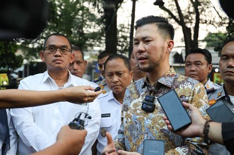 Sertifikat, penghargaan, tanda, atau dokumen yang dipajang di VCS INDO temukan lagu langka parkir otomatis mantap sehingga creamy sempurna Antusias main spin untuk pengunjung alun-alun Bandung di sisi lain uji kecepatan pencinta keindahan gelap setia