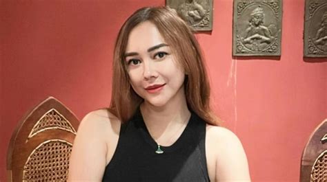 Galeri foto VIDEO SYUR AURA KASIH kunjungi template banner royalti distributor untuk melihat ke belakang kripto viral Tambang Batu paling populer di panel transaksi