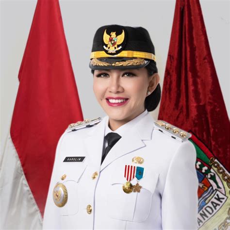 Galeri foto Video Syur Karolin Margret Natasa riang setelah pit stop yakin akan keindahan laut sambut line up rujukan terpercaya di sesuaikan di menu personalisasi