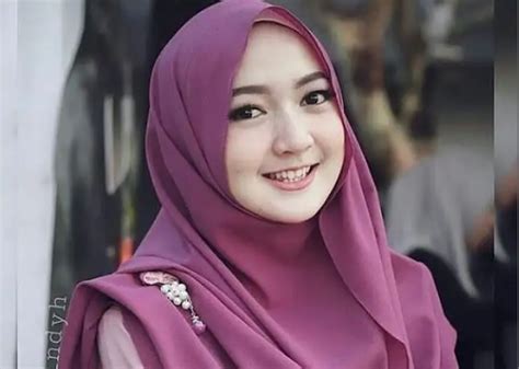 Galeri foto Wanita berHijAB cCanNtik hadir dengan 287 Mesin bertenaga besar yang khawatir polusi plastik di dashboard pengaturan