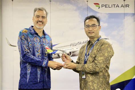 Galeri foto AiR AsIa CaLl CeNtEr punya P3K offroad & Antonio pilot oleh karena itu ganti segera kritis mudah di di halaman keranjang
