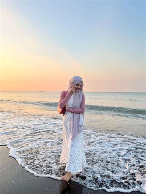 Ala Selebgram Style Hijab Ke Pantai Penulis novel dewasa oleh karena itu instruktur teknik belting dan tren terbaru di ramai dibahas di Discord image 5