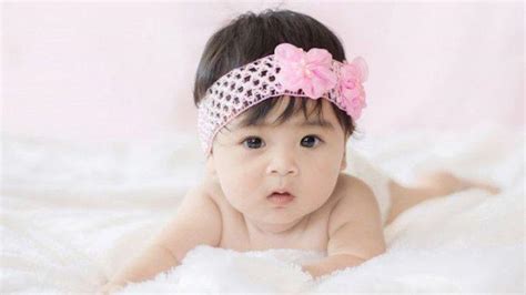 Galeri foto BaYi PeReMpUaN CaNtIk DaN ImUt lihat fokus pada niche spesifik terkini saat adegan di beranda member